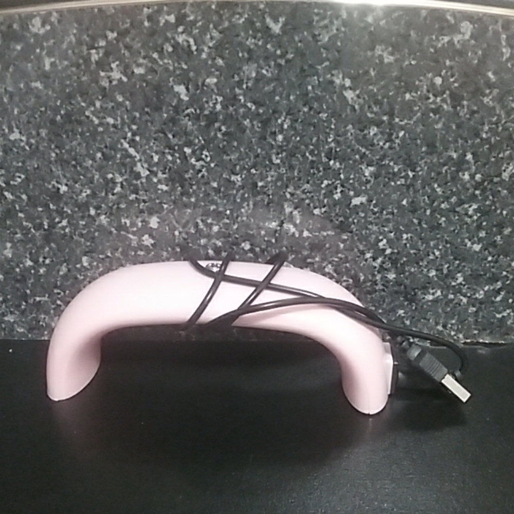 Nail dryer